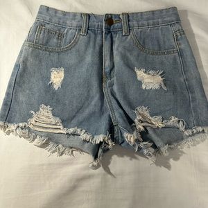 super cute high rise light wash loose shorts